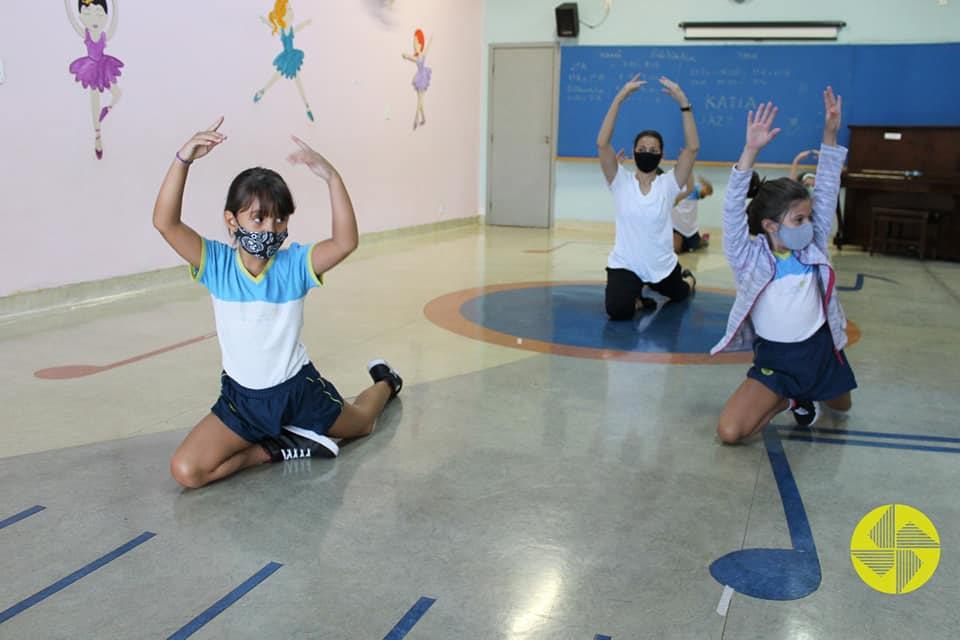 Dança - Colégio Le Perini. Educação Infantil e Ensino Fundamental. Indaiatuba, SP