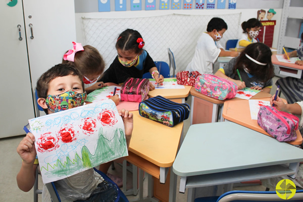Brotando uma linda rosa - Colgio Le Perini. Educao Infantil e Ensino Fundamental. Indaiatuba, SP