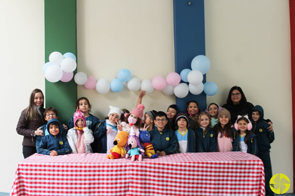 Festa Surpresa - Colgio Le Perini. Educao Infantil e Ensino Fundamental. Indaiatuba, SP