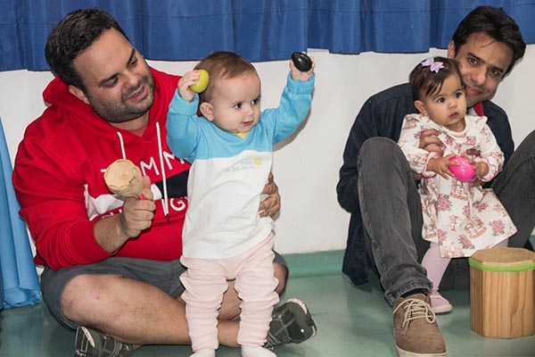 Homenagem ao papai - Colgio Le Perini. Educao Infantil e Ensino Fundamental. Indaiatuba, SP