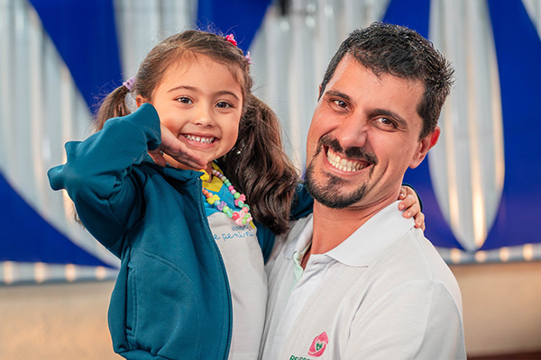 Vnculo entre pais e filhos - Colgio Le Perini. Educao Infantil e Ensino Fundamental. Indaiatuba, SP