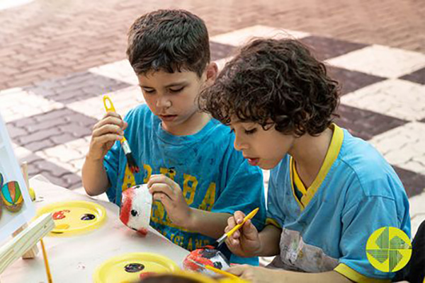 Expresso artstica com papel mach - Colgio Le Perini. Educao Infantil e Ensino Fundamental. Indaiatuba, SP