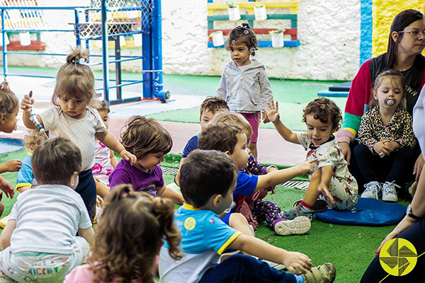 Pijamas, Risadas e Diverso - Colgio Le Perini. Educao Infantil e Ensino Fundamental. Indaiatuba, SP