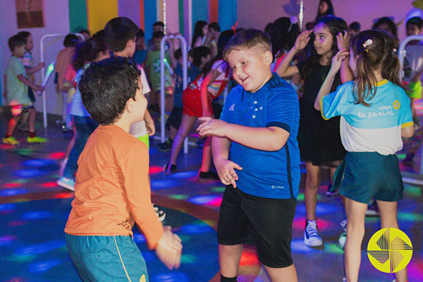 Dia de baladinha foi pura diverso!  - Colgio Le Perini. Educao Infantil e Ensino Fundamental. Indaiatuba, SP