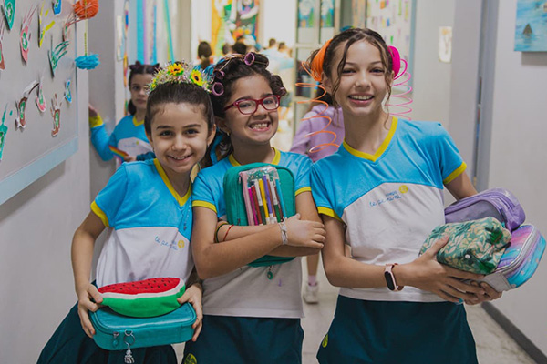 Cabelo Maluco e Mgico na Escola - Colgio Le Perini. Educao Infantil e Ensino Fundamental. Indaiatuba, SP