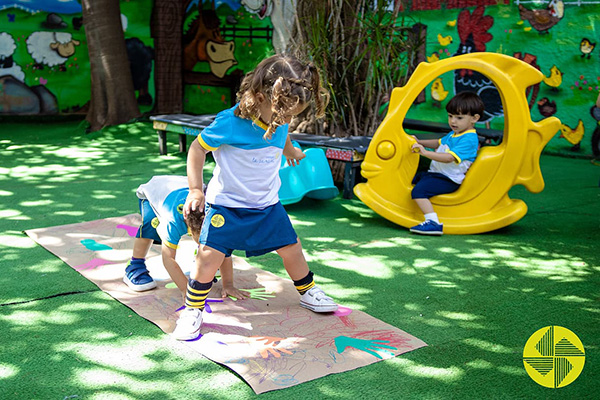 Tapete de Coordenao Motora - Colgio Le Perini. Educao Infantil e Ensino Fundamental. Indaiatuba, SP