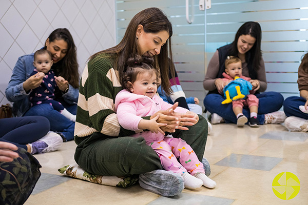 Feliz Dia das Mes - Berrio - Colgio Le Perini. Educao Infantil e Ensino Fundamental. Indaiatuba, SP
