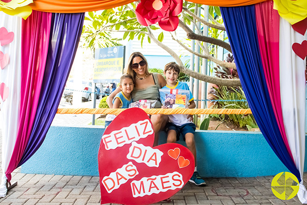 Feliz Dia das Mes - Encerramos a sexta-feira com chave de ouro! - Colgio Le Perini. Educao Infantil e Ensino Fundamental. Indaiatuba, SP