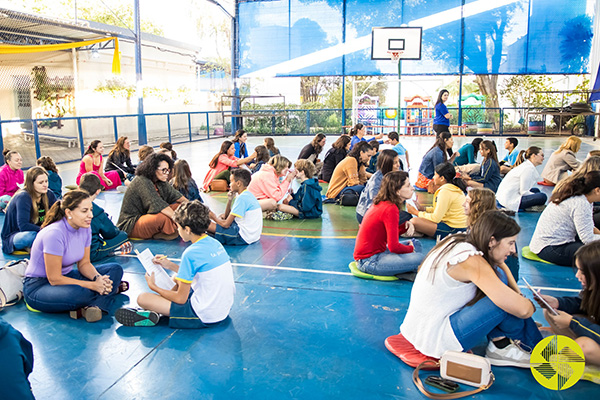 Feliz Dia das Mes - FUNDAMENTAL - segunda e tera-feira - Colgio Le Perini. Educao Infantil e Ensino Fundamental. Indaiatuba, SP