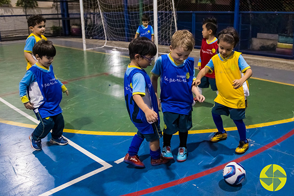 Encontro Esportivo Infantil Jardim I - Colgio Le Perini. Educao Infantil e Ensino Fundamental. Indaiatuba, SP