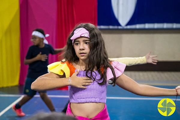 Ritmo, alegria e superao no palco! - Colgio Le Perini. Educao Infantil e Ensino Fundamental. Indaiatuba, SP