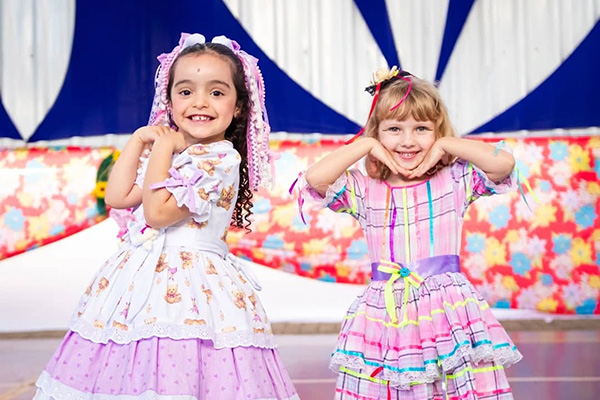 Nosso Arrai de sbado foi bom demais, s! - Colgio Le Perini. Educao Infantil e Ensino Fundamental. Indaiatuba, SP