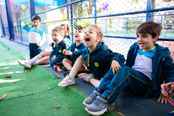 Segundo dia de Curso de Frias por aqui.. e a diverso continua a todo vapor! - Colgio Le Perini. Educao Infantil e Ensino Fundamental. Indaiatuba, SP