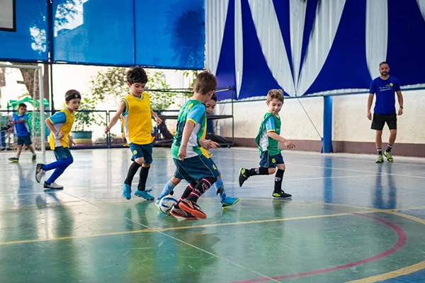 Encontro Esportivo Jardim II - Colgio Le Perini. Educao Infantil e Ensino Fundamental. Indaiatuba, SP
