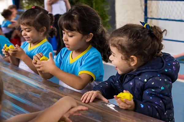 Curso de F�rias - Col�gio Le Perini. Educa��o Infantil e Ensino Fundamental. Indaiatuba, SP