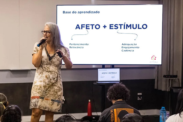 Forma��o conjunta - Col�gio Le Perini. Educa��o Infantil e Ensino Fundamental. Indaiatuba, SP