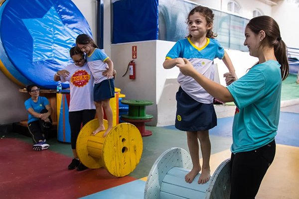 Arte Circense - Col�gio Le Perini. Educa��o Infantil e Ensino Fundamental. Indaiatuba, SP