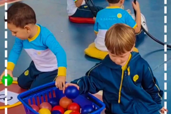 Brincando com os nmeros! - Colgio Le Perini. Educao Infantil e Ensino Fundamental. Indaiatuba, SP