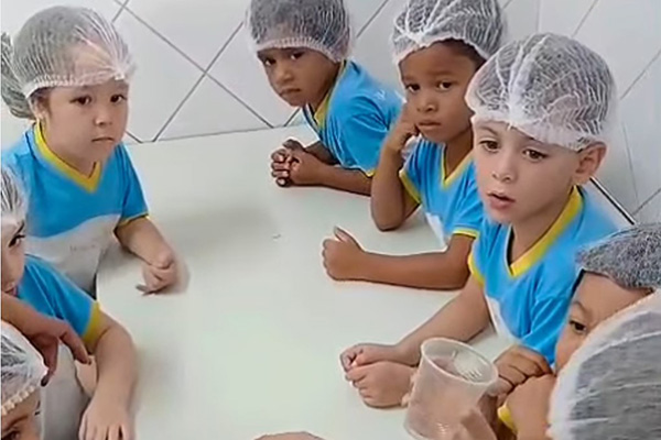 Bolo da Amizade - Col�gio Le Perini. Educa��o Infantil e Ensino Fundamental. Indaiatuba, SP