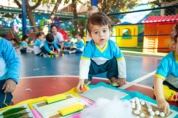 Explorar  aprender! - Colgio Le Perini. Educao Infantil e Ensino Fundamental. Indaiatuba, SP