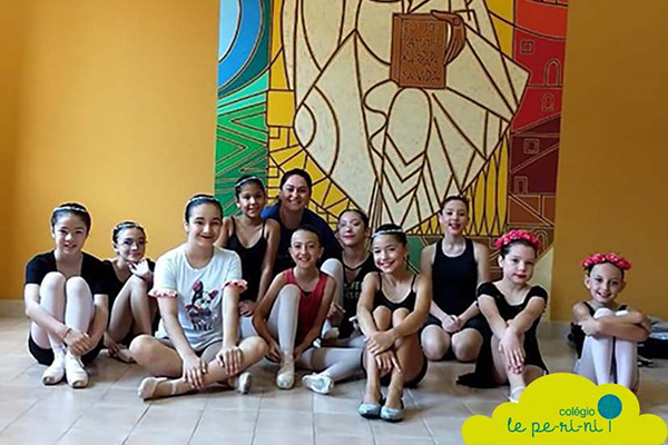 Festival Arte Pela Paz - Colégio Le Perini. Educação Infantil e Ensino Fundamental. Indaiatuba, SP