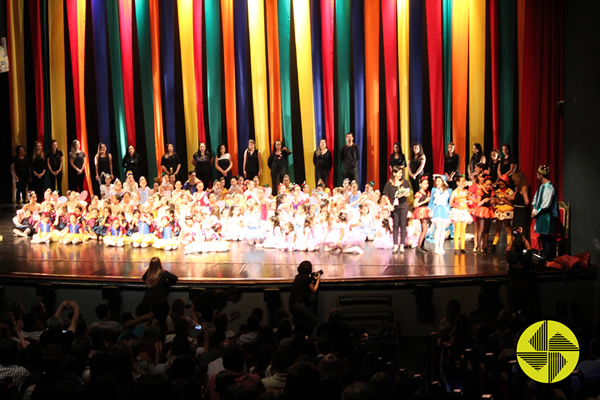  Festival de Dança  - Colégio Le Perini. Educação Infantil e Ensino Fundamental. Indaiatuba, SP