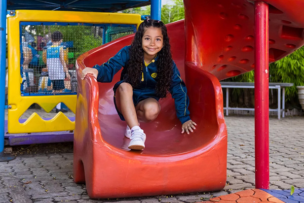 Curso de F�rias - Col�gio Le Perini. Educa��o Infantil e Ensino Fundamental. Indaiatuba, SP