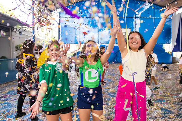 Festa do Colorido - Col�gio Le Perini. Educa��o Infantil e Ensino Fundamental. Indaiatuba, SP